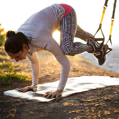 Sangle de tension femme exerce musculation des pieds